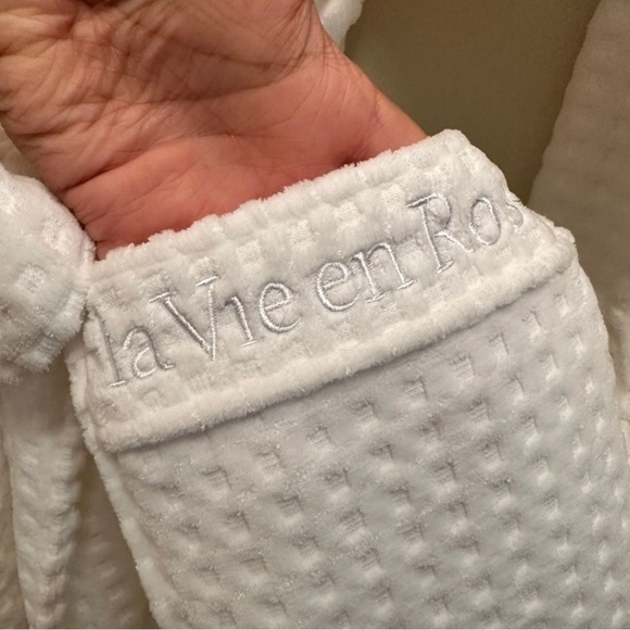 La Vie en Rose Hotel Collection White Waffle Robe NWT - Picture 4 of 5